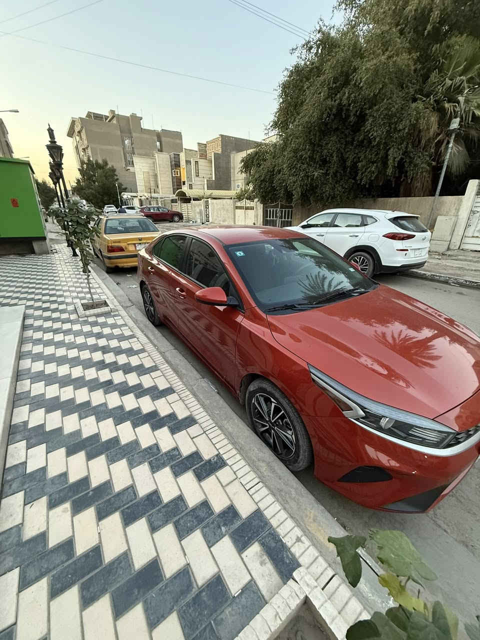 السلام عليكم
من رخصة الادمن كيا فورتي ٢٠٢٣ محرك ٢٠٠٠ دوش ماشيه ٤٨ الف ميل رقم بغداد إنكليزي حجر بيئة بلادي
حادث دعامية خلفية ونفسها صلحتها وفقط باللية شوية لبيل واحد السيارة قطرة صبغ مابيها السيارة وين متريد افحص وصور الحادث كدامك وعندي سونار بيها والسيارة بسمي واني رقمتها 
المواصفات شاشه كامره تحكم استيرن رادار انظمه سرعة ويل كب السعر١٦٢ وبيها مجال للطيبين الأتصال واتساب موجود***********
