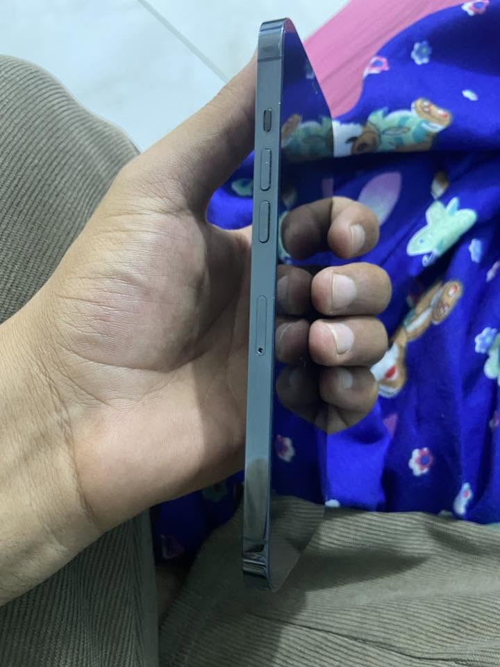 12 برو ماكس بطارية 80 ذاكرة 512 جهاز مكفول ممبدل بي شي بس وكع ب مي وفيس إيدي طفه اعتقد يصلح و شوي كامرات بيها اثر رطوبه بس كله شغال وكامل مكمل مماثر ب شي للبيع أو مراوس سعر 350 بي مجال بسيط مكان بغداد أو ديالى 
*********** واتس فقط
