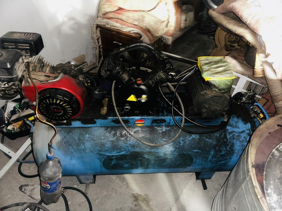 سلام عليكم اخوان هذني غراض كلهن للبيع تاروسه مال هوه شغاله كامله ماطور مي دفع قوي واكف عقل بي ودكات تشحيم دهن وغراض بنجر كلهن للبيع بيع مستعجل كلهن 300الف وما بيهن مجال قفل قفل قفل ***********
