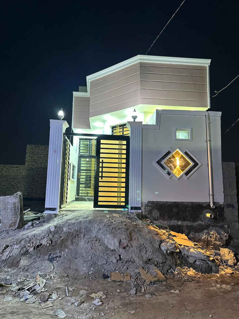 يالله 

بيت للبيع 100متر طابو زراعي سند 25)

التقيه 3)خلف مدرسة البشير بناء جديد درجه اولى 

اساس كونكريت :بناء طابوك؛سقف صب:

غرفه—وصاله—وبراني—ومطبخ—صحيات داخليه وخارجيه—

البيت مناقصه اي شي والي يريد الداخل يتفضل خاص

للاستفسار *********** ==خدمات كامله ماي كهرباء مجاري
