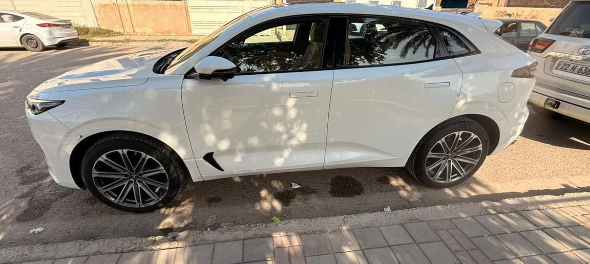 🚘 للبيع | شانجان 2022 يوني كي
إذا تدور سيارة حديثة، فخمة، مواصفاتها تخبل و سعر معقول… هاي تفيدك 😎🔥

📍 رقم بغداد

📍 محرك 2000 توربو

📍 لون ابيض 

📍 العداد: 72 ألف كيلو فقط (قابل للزيادة)

📍السيارة خاضعة لضمان شركة البخيت 

مكفوله 

(وكالة شانجان في العراق )

✨ أبرز المواصفات:

 • شاشة كبيرة + 3 شاشات للعدادات

 • سستم صوت Sony + سماعات بمقعد السائق 🎶

 • ويل ضخم 21 إنج 🛞

 • 5 كاميرات رؤية كاملة

 • رادارات (أمامية + جانبية + خلفية)

 • مانع تصادم

 • إنارة LED

 • مقاعد جلد (تدفئة + تبريد + خزن ميموري)

‏ • Auto Hold

 • فور ويل (دفع رباعي)

 • 3 وضعيات قيادة (Eco – Normal – Sport)

 • جنطة كهرباء

 • بصمة + دخول ذكي

 • تشغيل عن بعد

 • تسجيل DVR اثناء القيادة

السعر 30 مليون 

📍 الموقع: بغداد

📞 للتواصل ***********
