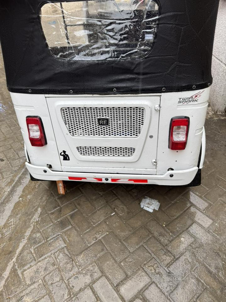 تكتك البيع 22 رقم بغداد بيه بس دوس مدنيه الصدر ***********
