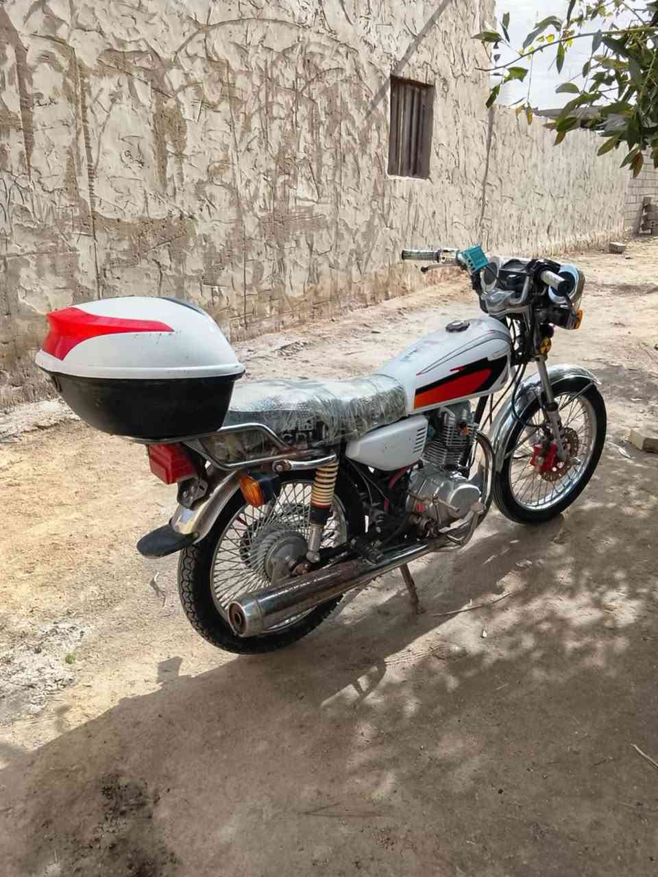 دراجه نامه متياز مكفوله كلك السعر ٤٧٥ وبيها مجال العنوان الغاسم الطليعه رقم الهاتف ***********
