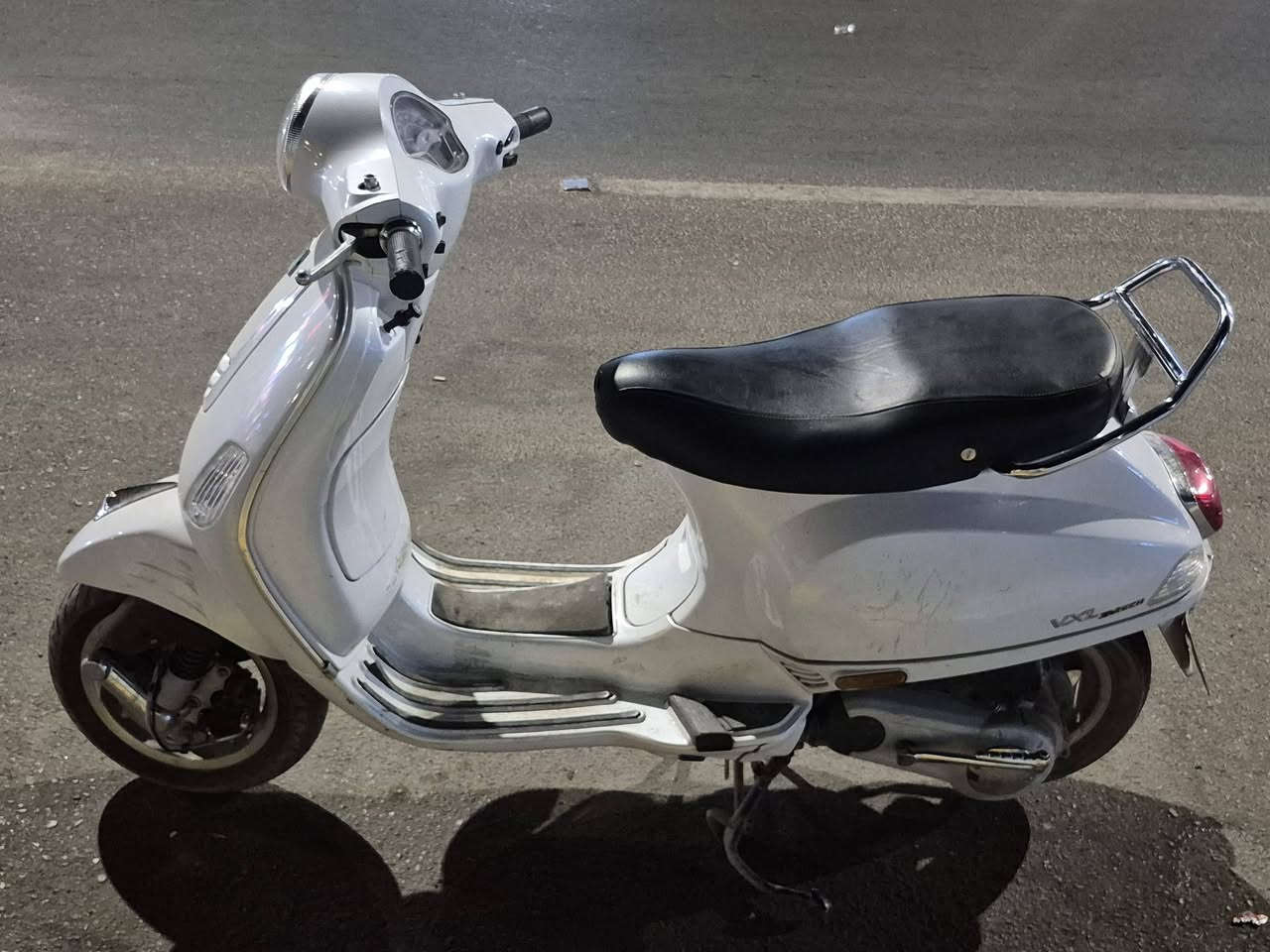 فيسبا للبيع حديد ايطالية 🇮🇹 مرقمة وكاملة من وكالة عجلة الخليج موديل 2024 للتواصل *********** مكاني بغداد الحرية
