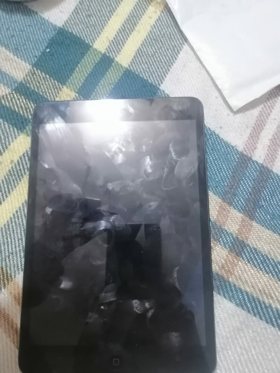 السلام عليكم ايباد للبيع ايباد 9 افتح كرت 32 سعره 70 وبيم مجال ***********
