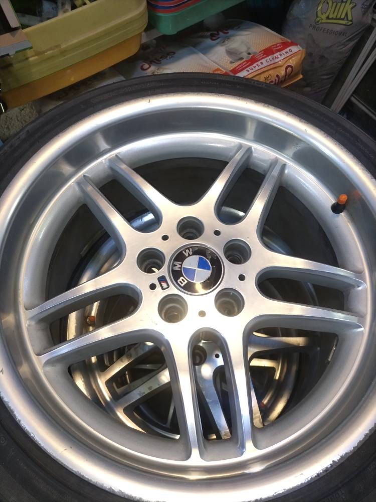 للبيع ويل M
حجم 18
تو سايز
واحد بيهن تصلح بسيط 
زوج تايرات نظافه 75%
وزوج 90%
صنع كوري إنتاج 25
السعر 450
بغداد بياع


**إذا كنت صاحب هذا الإعلان وتريد حذفه لأي سبب، رجاءا أرسل رسالة إلى الدعم الفني**