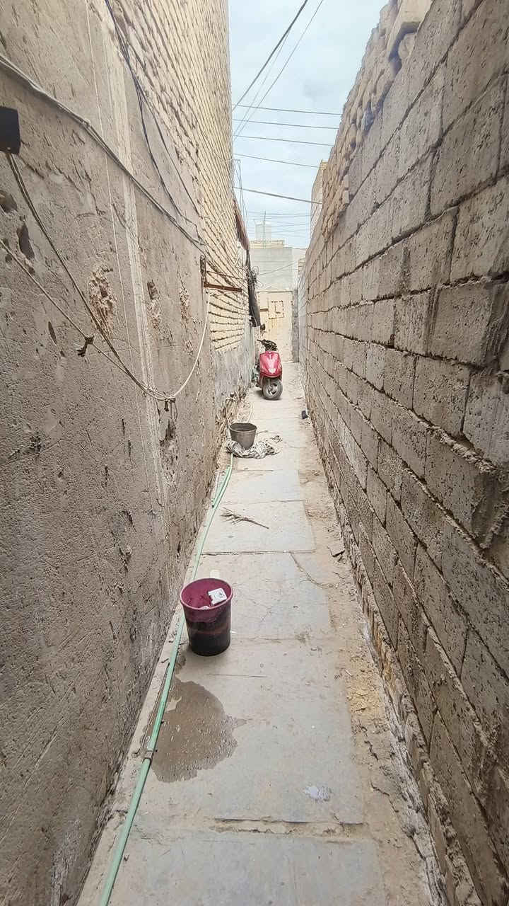 البيع دولان بل جمهوري شارع سالم يم مدرسه الرسالة رابع بيت عن الشارع العام مساحته ٩٠ متر واقع حال ١٠٠ متر  غرفه وصاله ومطبخ وصحيات سعره ٣٥ مليون ***********
