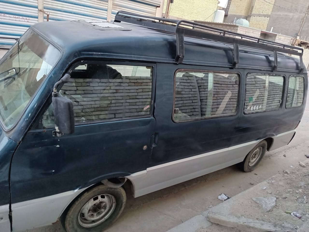 اسيا للبيع رقم بغداد
موديل ٩٤ سنوية بعدلهة سنة كير ومحرك بحالة جيدة مكينتهة ٣٠٠٠ 
مكان بغداد الدورة .السعر ٤٥
***********
