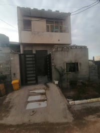 بيت 100 متر طابقين استقبال غرفه عدد2 صاله مطبخ منور2    طابق ثاني سكف ...