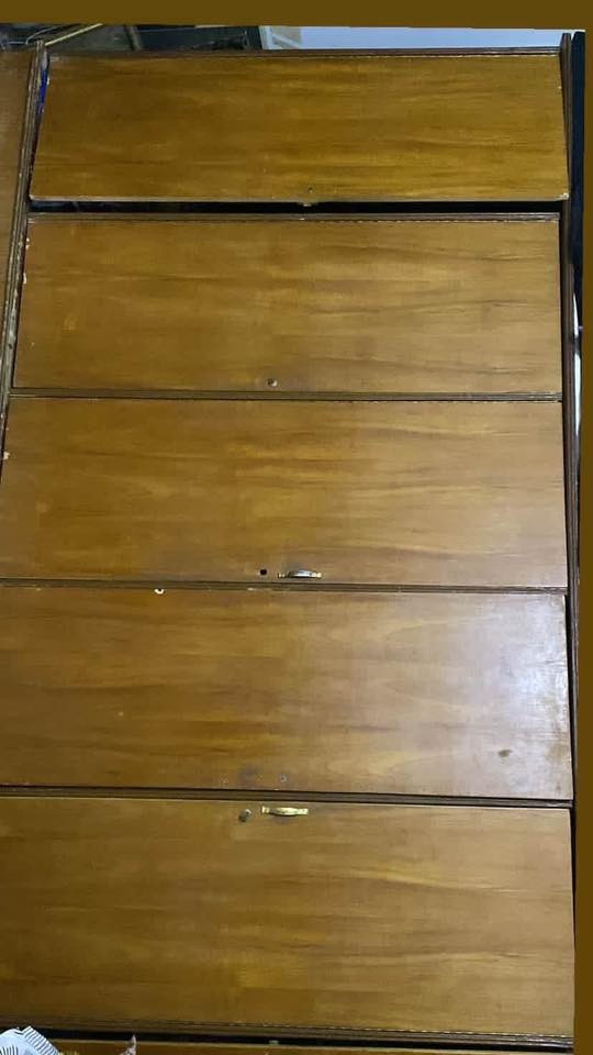 السلام عليكم
غرفة نوم 6بوب 

كاونتر 
معرض استقبال 
سنك مرمر 

سبلت 2طن 

براد 

كل شي بسعرة 

تفاصيل اكثر اتصال او مرسالة وتساب ***********
