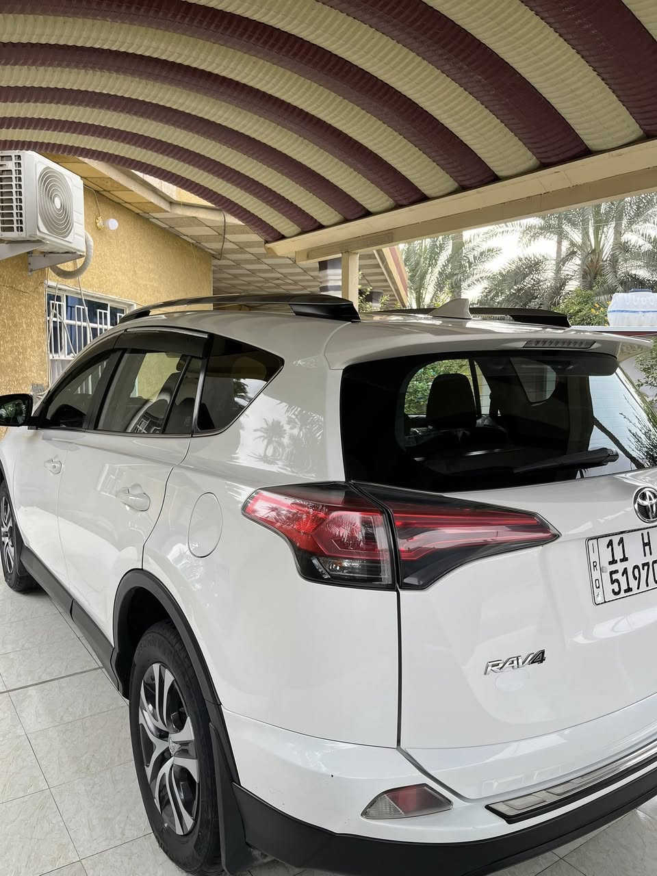 السلام عليكم 
راف فور السعر 165
موديل 2018 وراد امريكي 
مثل ماا موضح كدامكم السياره حادثها بالدعامية بال حساس وجاملق 
ايي استفسار ***********
