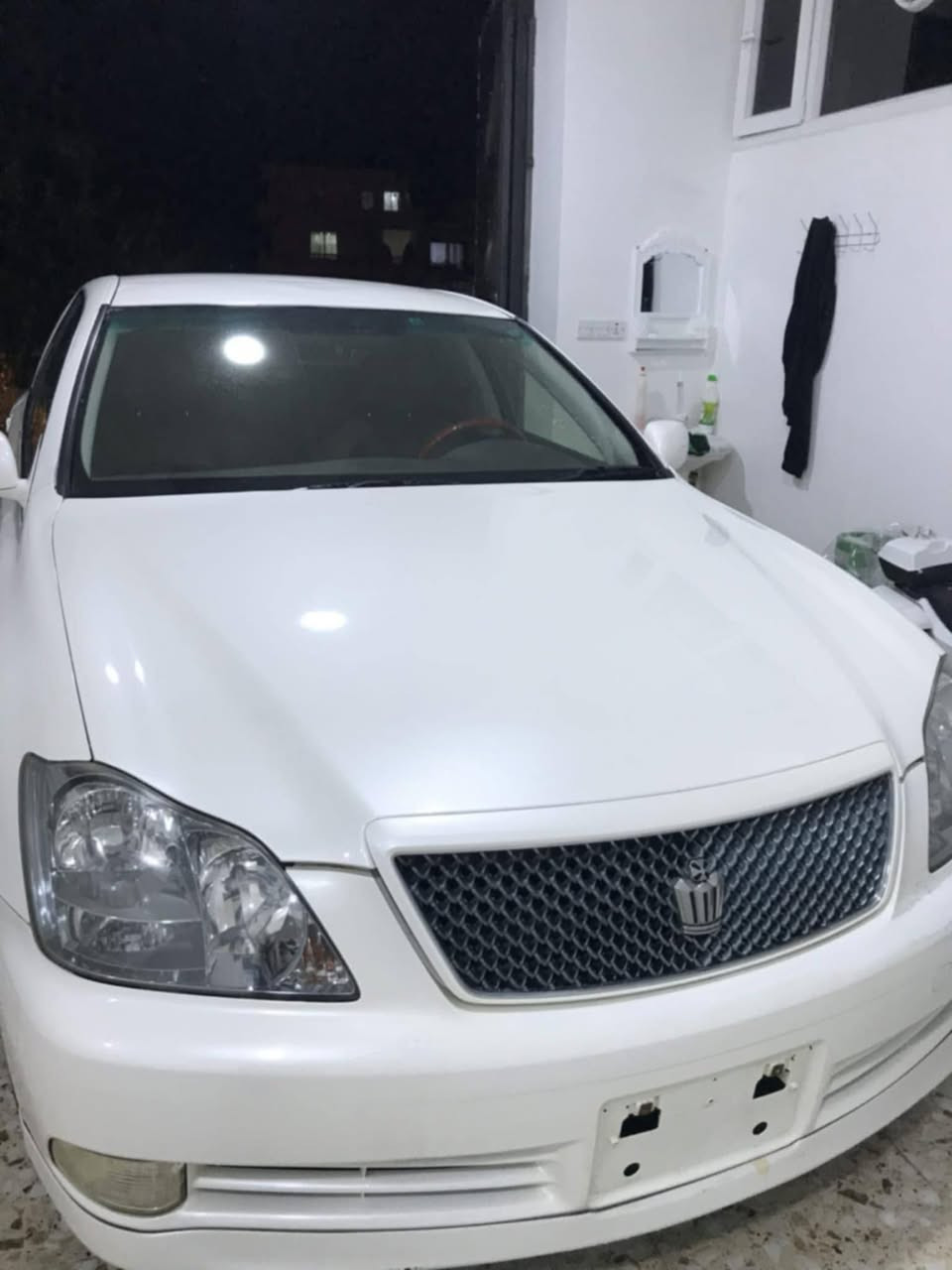 شاهینە
بچوک بە بچوک
بێ دەعم و لێدراو
بێ دوکەڵ و بوغار 
 سارەی ماڵانە ئمەحرەز نیە 
کوشن جڵد هیتەرە
ساج سورە
ناو ڕەش
ویل دینگە
تایەی لۆکن تازە بەستراون
برێگی بەستراوە
هەرچی عەیب بێت لەم سەیارەیەدا نیە عەیبێک بەقەدەرنوکە دەرزی
شوێن قەڵادزێ 
بۆ معامەلەی بن 50 گەڵا نامە و تێل مەکەن با سەری یەکتر نەهێشێنین
***********
