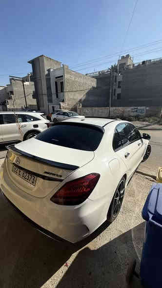 سلام عليكم  
C300 للبيع 
كلين تايتل
صار بيه طخة بسيطه بلباب هنا بلعراق 
السياره جديدة وحيل نظيفة 
كت amg بلادي - رادارات - كشن كهرباء - تدفئة كشنات - ٦٤ لون داخلي بلادي 
شاشات عدد ٢ - فتحه سقف - صندوك كهرباء -  ماشيه ٨٥ 
للتواصل فقط على هذه الرقم غير متواجد على الفيس 
***********
سعر ٣٨٠$
