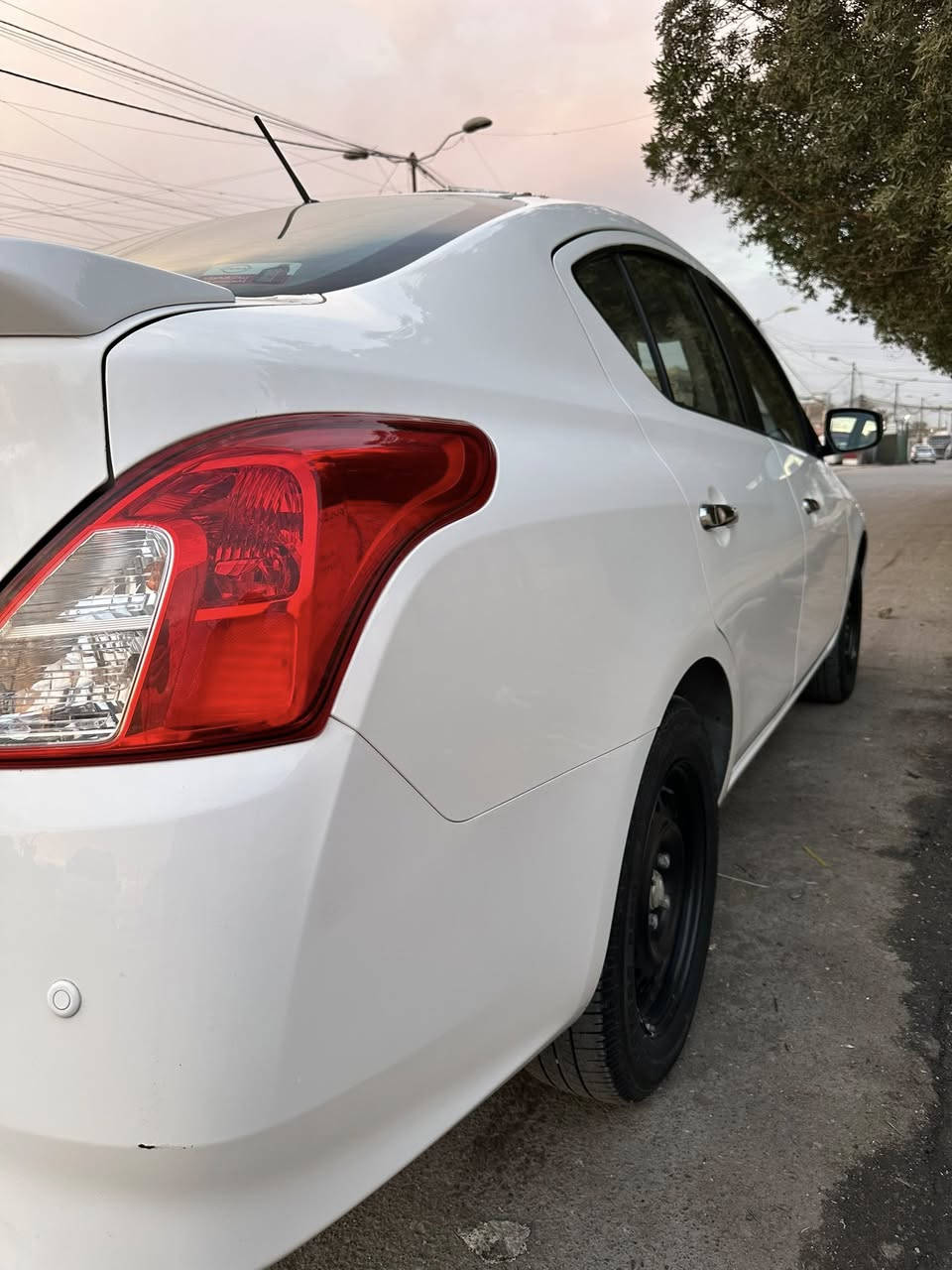 سلام عليكم نيسان ٢٠٢٥ كفاله عامه سياره جديده أي شي ما بيها ماشيه ١٥ ألف  كفاله عامه لا صبغ ولا بارد مكاني بغداد جميله شارع خير الله السعر ١٢٨ بيها مجال بسيط رقم الموبايل ***********
