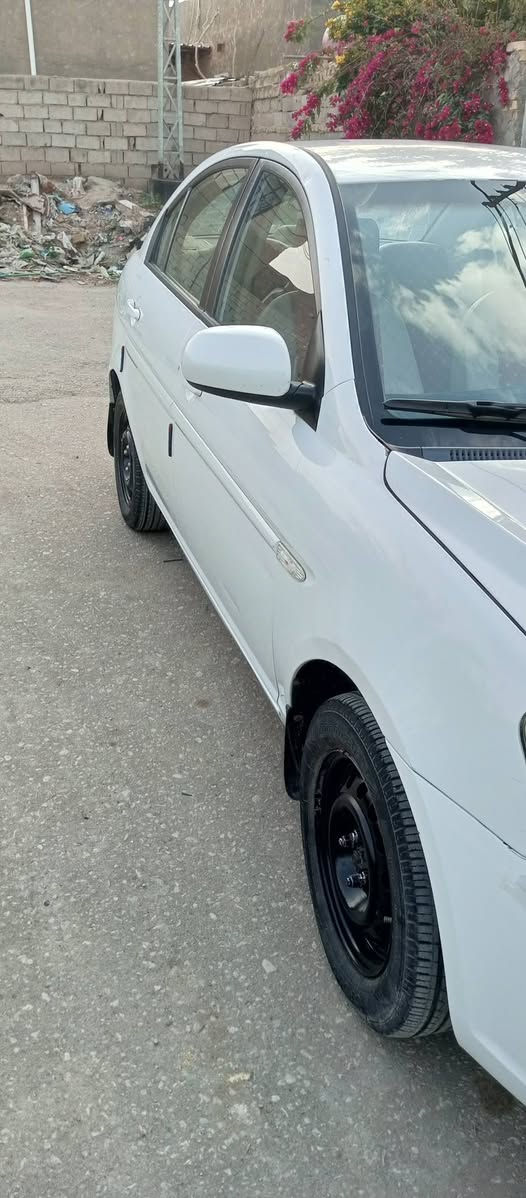 اكسنت للبيع خليجي بيها بنيد مبدل فقط والباقي شركه بيها بارد قليل تدفئه وتكييف ثلج بسمي رقم نجف نكليزي سنويه ماصاقطه هزه ما صاقطه سياره جاهزه سعر ٨٣ وبيها مجال قليل ***********اتصل
