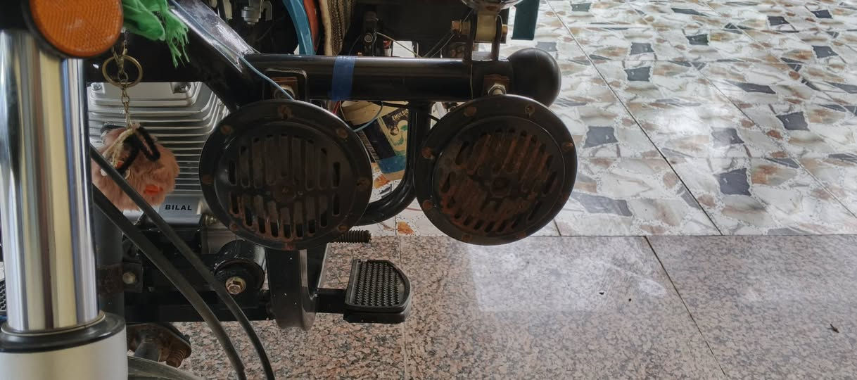 السلام عليكم هورنات للبيع بوش محور ايراني العنكه سعر 350 وبين مجال***********
