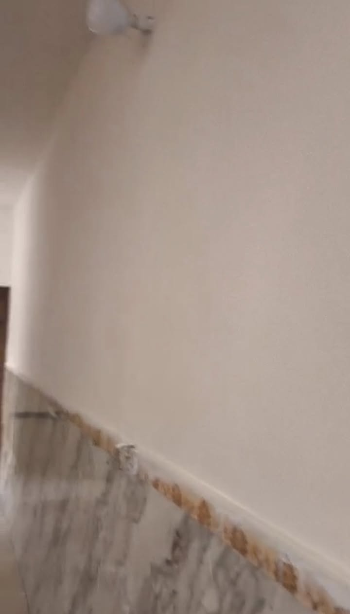 السلام عليكم صاحب الكروب اذء مصير زحمةًوافق ع منشور ، بيت للبيع بناء حديث بغداد الحسينية، البيت جاهز  من سيراميك وا مغاسل جديده كلشي جديد بس تنقل أغراضك بيه وتسكن. سعره57 بيه مجال. هذا صاحب البيت مباشر وياه، رقم صاحب البيت:(ملاحضة اذء ماتريد  تسكن بية تكدر اتجرها ب250الف او 275

‭0771 090 8393‬
