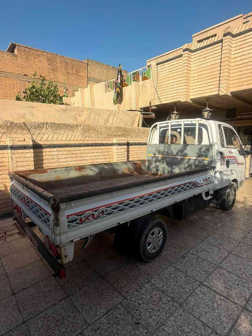 السلام عليكم 
كيا حمل 2700 
موديل 2018 
العنوان بغداد مدينه الصدر الحبيبيه 
السعر 115 وبيهه مجال 
رقم الهاتف ***********
