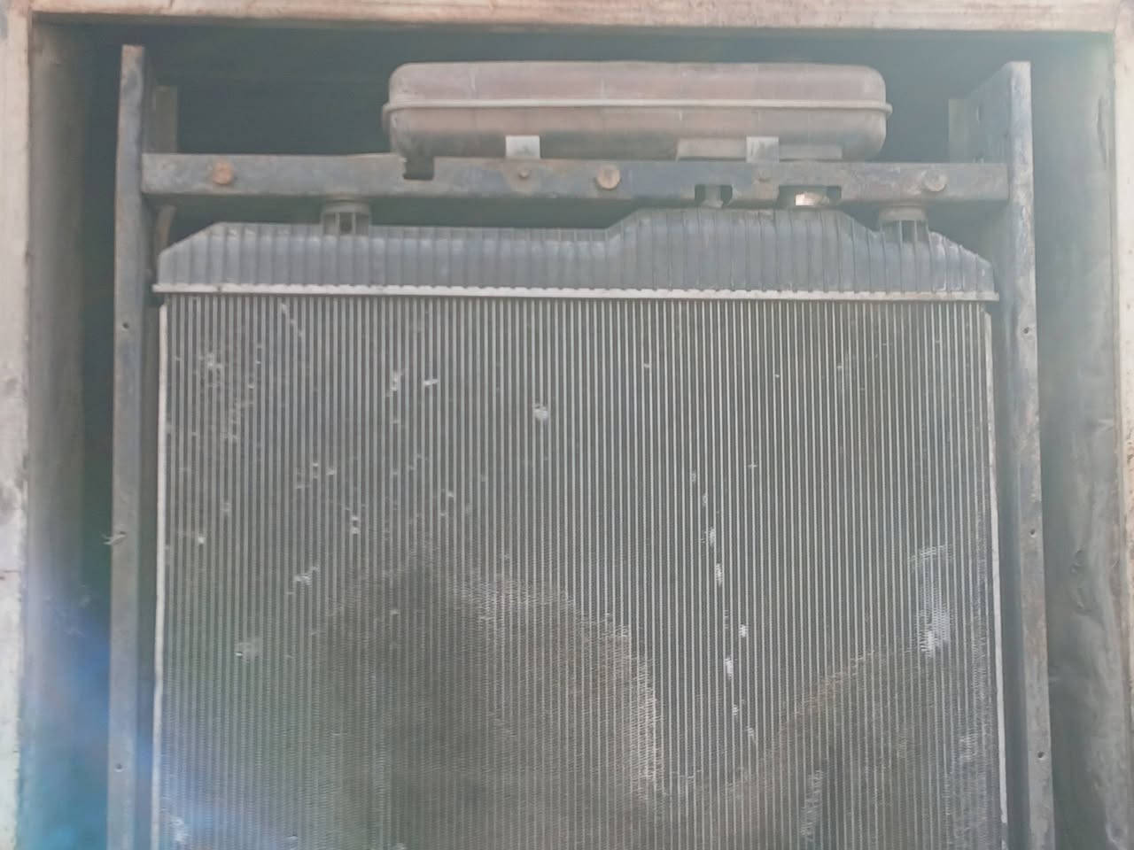 تصليح وتنظيف وتشيش وتبديل  جميع نواع الراديترات صيانه موقعيه ***********
