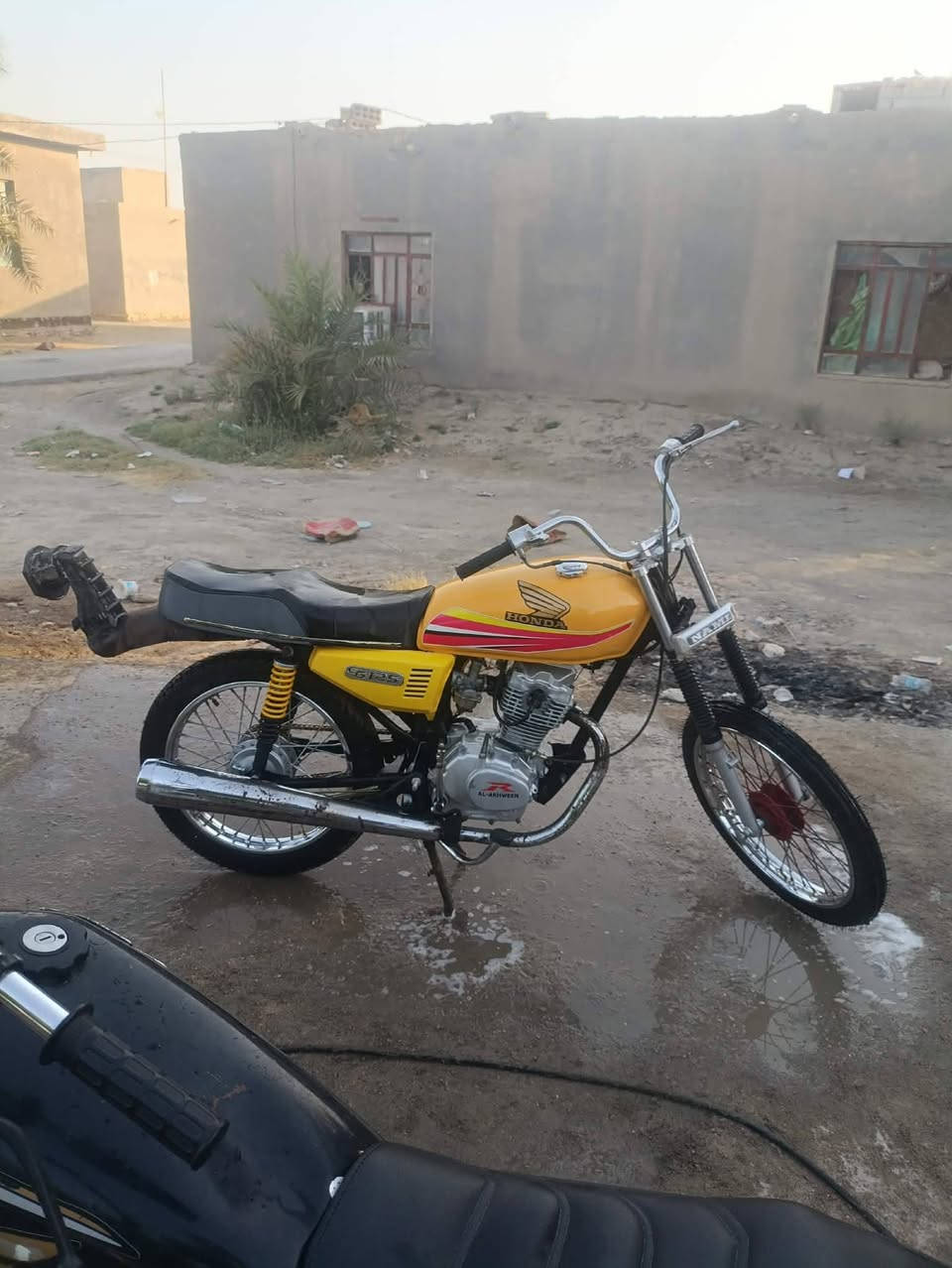 سلام عليكم شباب دراجه أربعه كير للبيع كلك كلك دراجه تعميره 26 والمكينه 25 مفتوحه ولف بارد فقط كفاله عن كلشي سعره 575وبيه مجال لطيبين مكاني الوركاء منطقه البيضه قرب بروايه 
 لاستفسار أكثر نتصل وبيك خير ودلل 
***********
ملاحظه مكلف بنشر
