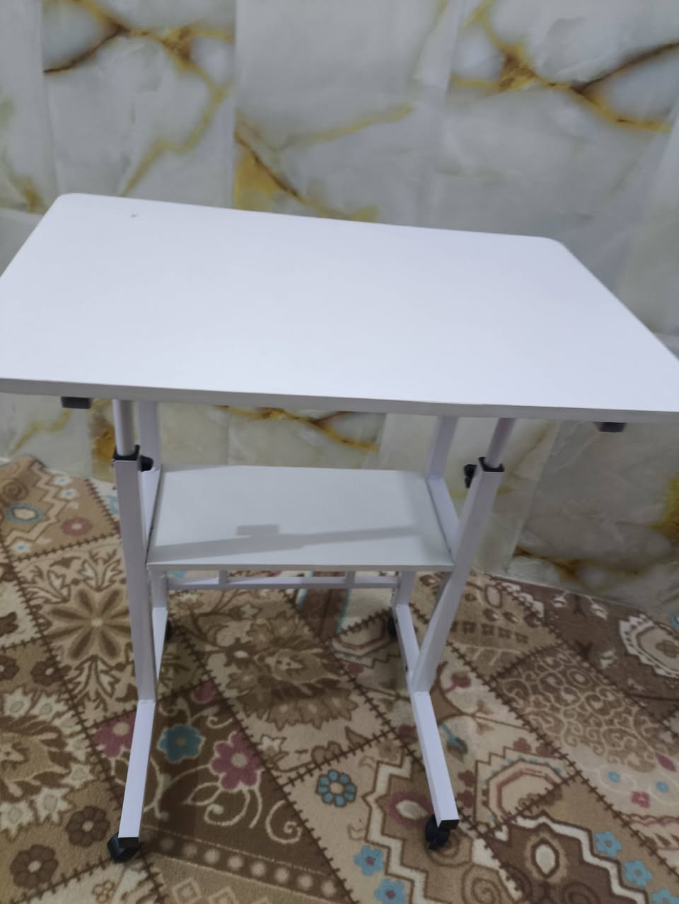 ميز دراسة للبيع جديد ***********
