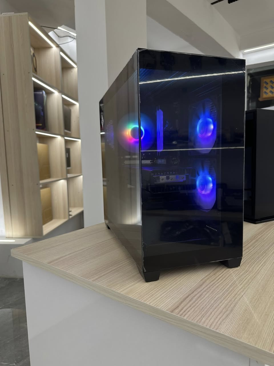 SHEX PC
كل ماتحتاجه لعالم الحاسبات (جملة - ومفرد)
قطع حاسوب 💻 | لابتوب 💻 | طابعات 🖨️
🛠️ صيانة وتصليح احترافية
🎮 تجميعات ألعاب حسب طلبك
🚚 توصيل لجميع المحافظات 
📍دهوك السوق شارع دورة كورك
📩 للطلب والاستفسار
WhatsApp ‪+964 773 416 8767‬

Cpu 5700x
MB B450 gigabyte 
Cooler deepcool ag400
Ram 2x16gb 3600 
Hard 500gb m.2
Gpu rx 6900xt
Psu 850w
Case fsp s340

تجميعة جديدة 
فقط رامات مستعمل 

1,330,000 IQD
