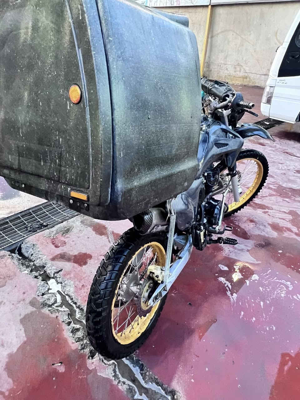 قفاز لبيع مديل 2024 سعرها 650بيه مجال مستعجل عل بيعته مكلف بل نشر صاحب دراجه هذه رقمه :***********
