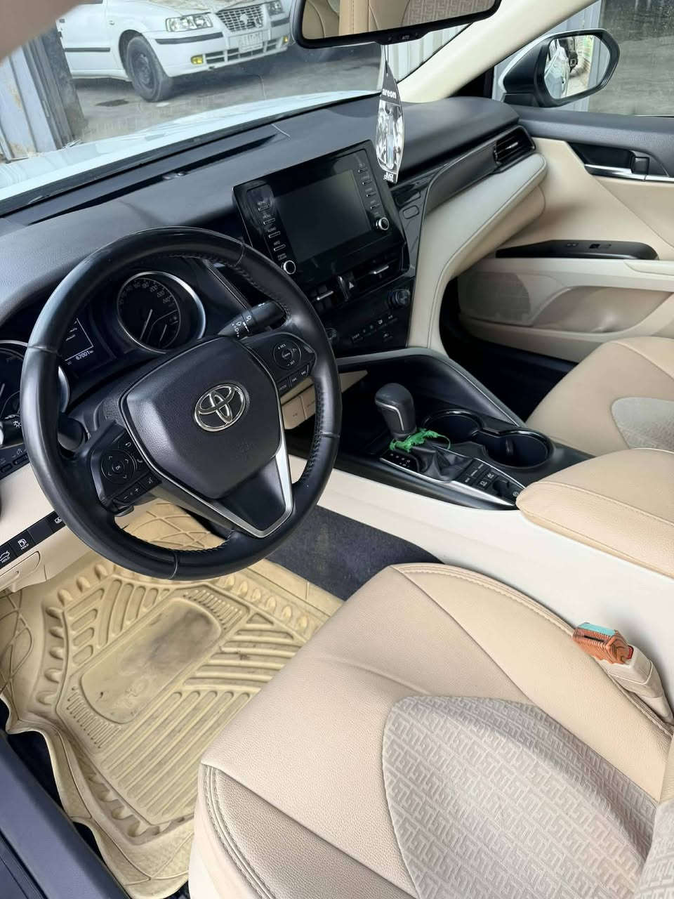 كامري 2023 خليجي
Gle
حساسات امامية وخلفية 
بردة خلفية 
3 وضعيات قيادة 
مثبت سرعه 

مكفوله من الصبغ والبارد 
ما عدا اللي موضحه بالصور مكانها ديوانيه ‏‪
‏‪0782 311 8882‬‏
