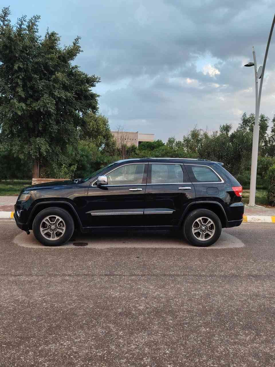 السلام عليكم للبيع بسعر 152 جيب لاريدو 2012 لون اسود رقم صلاح الدين انكليزي الضرر فقط جاملغ امامي نفسه مصلح بدون داخل بدون ايرباك السياره جديده حيل ومتصرف عليه جاهزه من كلشي كير ومكينه شرط صدر امامي خلفي جديد تخم تايرات جدد تبريد تدفئه شغال السياره فول ماعده الفتحه مكينه 6 سلندر سنويه وهزه ورقم جدد العنوان تكريت
***********
