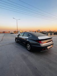 ياالله بيع فقط هونداي سوناتا2023 هايبرد لون الرمادي للبيع  حادث سياره ...