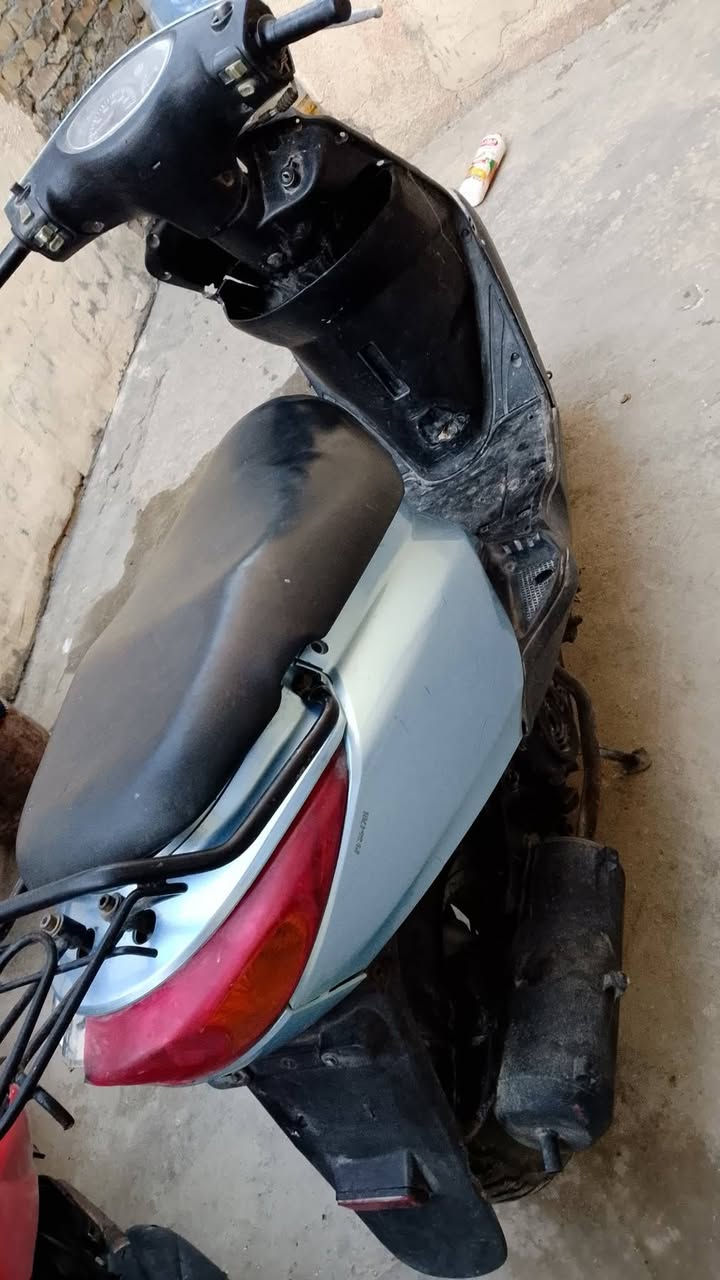 د
دراجه بريز البيع مكاني كربلاء الحر دراجه نضيفه رخيصه جدن  مستعجل على بيعته هاذه رقميخ***********
