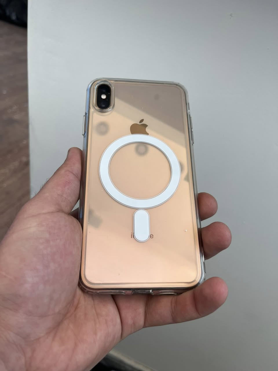 السلام عليكم جهاز اكس  اس ماكس  للبيع او مراوس بطارية 100ذاكرة 256  عنوان كركوك واسطي السعر 210 وبي مجال 
***********
