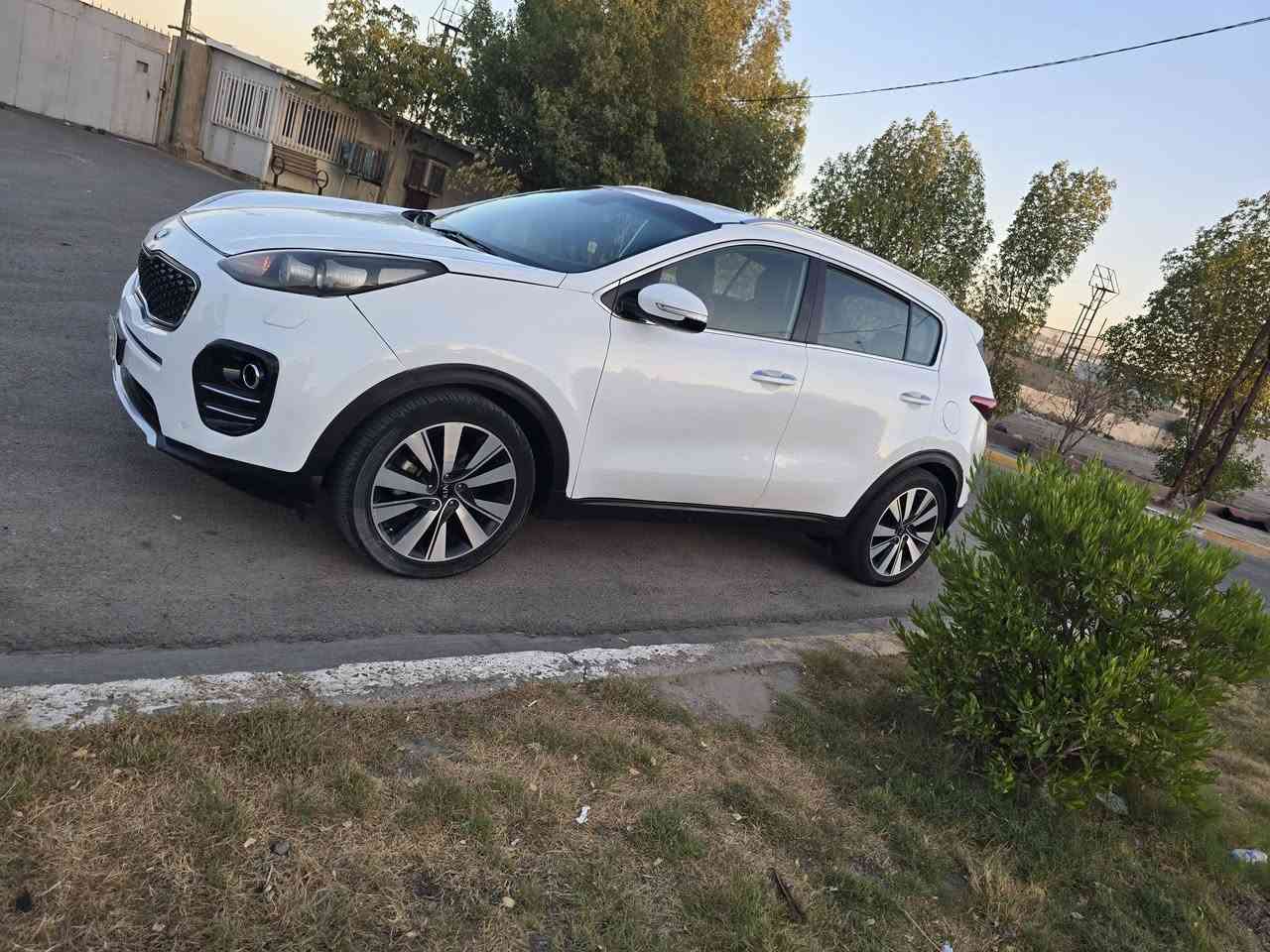 السلام عليكم ...
سبورج خليجيه .موديل 2018..
مكينه .دوش 2000..الون ابيض ..قياده ثلاثه انضمه
داخل مشمشي لونين .مخمل وجلد بلاد ..
نص مواصفات ..تبريد قطعتين ..حساسات خلفيه واماميه مري شفط.اشاير بلمري ...
بيه خمس قطع صبغ اثر جراد.وطخات خفيفه. انه رشيته وصورقبل الصبغ عندي .  
ارباكات كله سليمه ...السياره جاهزه من الدعاميه للدعاميه ..
تراي وين تريد ..كله تمام .السياره احلا من الصور ..رقم بغدادالجديد بسمي ..
السعر (147$)والشراي يدلل .العنوان بغداد الكرخ شهداءالسيديه قرب تقاطع درويش ..ولتفاصيل اكثر الاتصال على الرقم 
***********..علي ...
