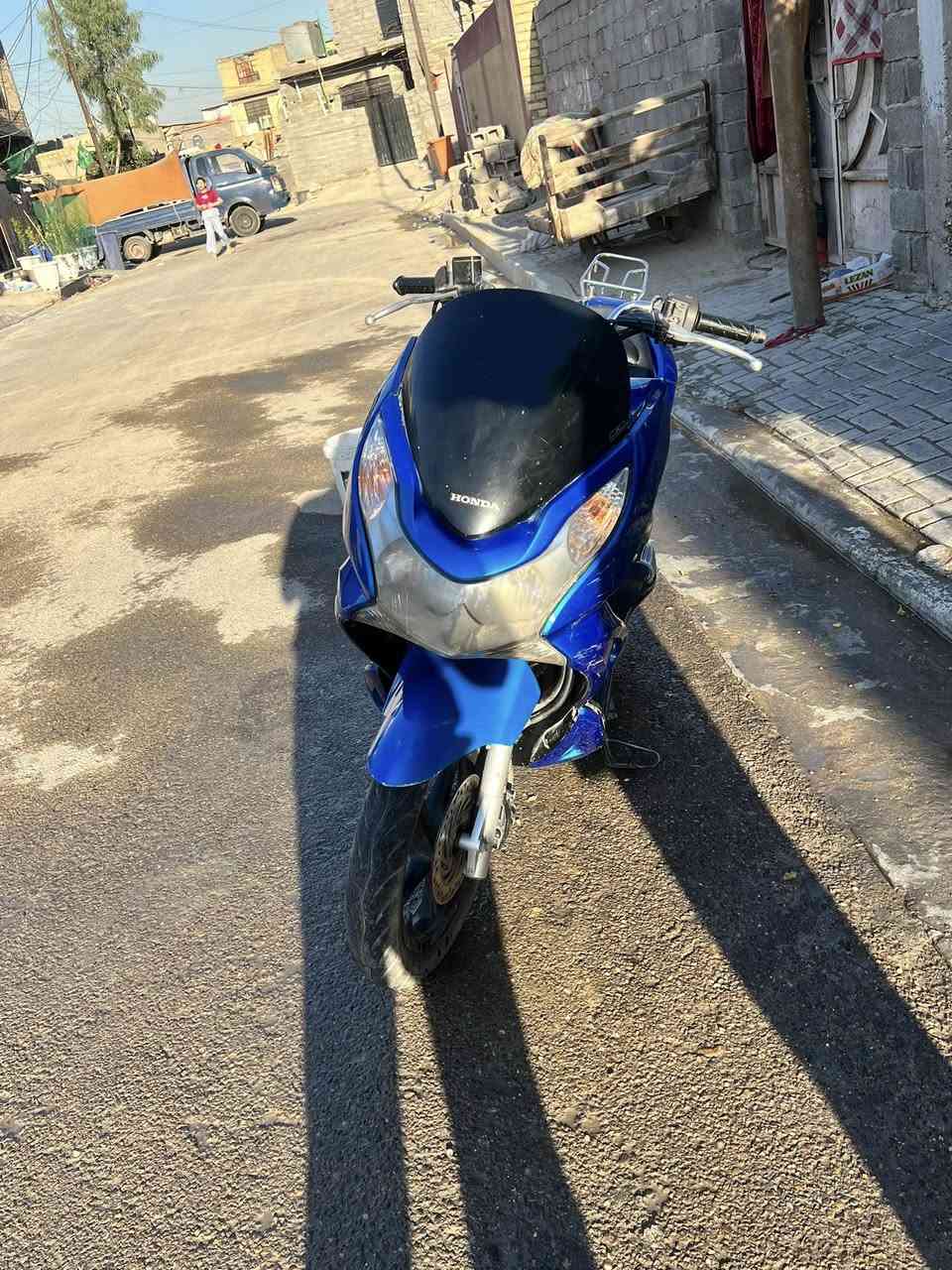 السلام عليكم 

PCX 
جيل اول للبيع 
بيها خيط تبخير 
العنوان العبيدي الشهداء الثالثة 
هـ /***********

السعر ٩٠٠ وبيها مجال
