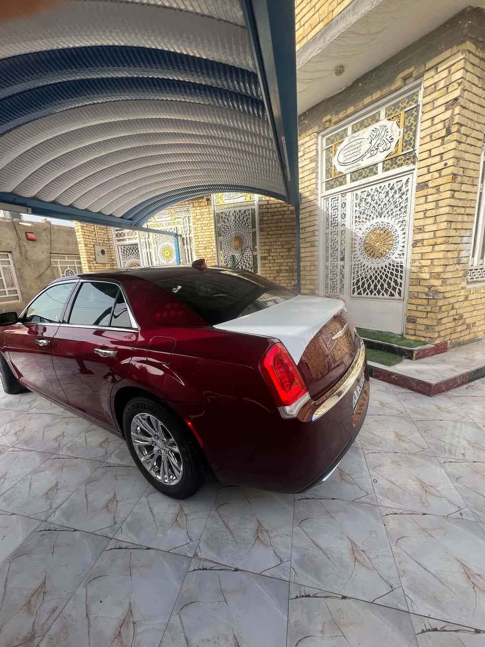 سلام عليكم اوباما 300C البيع او مراوس
موديل 16/23 
الضرر جاملغ وبنيد 
ماشيه 115mi.
الموصفات.. 
¹خزن ميموري 
²تحكمات ستيرن كهرباء 
³كشنات كهرباء+جلد 
³تدفئه ستيرن 
⁴برده خلفيه 
⁵بنوراما قطعتين 
⁶تشغيل عن بعد 
⁷بصمت فتحت ابواب عدد 2
⁸منفذABS
سياره ما ناقصه برغي 
حداديه تبريد مكينه كير كفاله 
ويل مكسيكي تجاري  المعه القويه 
المكان ناصريه الفهود 
السعر 170وبيه مجال 
التصالل ***********/***********
