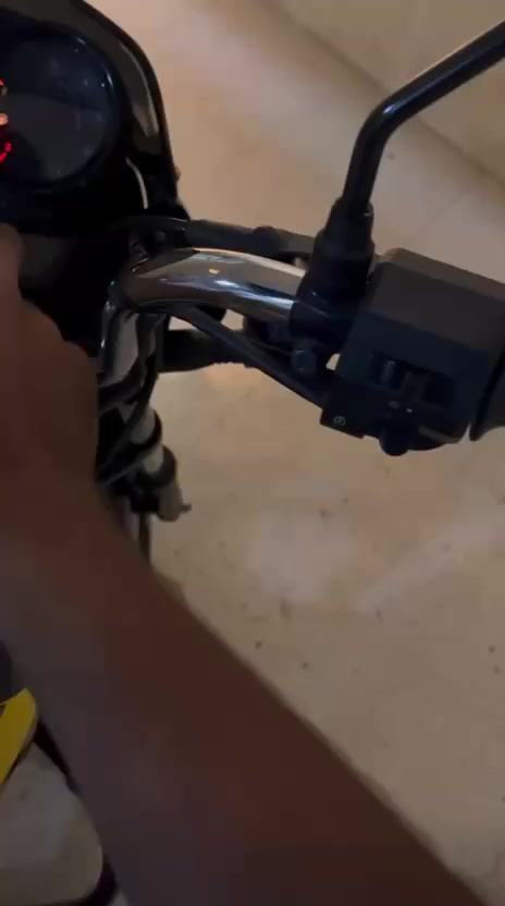 السلام عليكم
دراجة #بوكسر  هندي مرقمة موديل 2023/12/28

نازله من المعرض

2025/2/7#

دراجه ع وضع الشركه # 

 #وسنويته ب اسمي تحويل ثاني يوم مكاني كربلاء

السعر 2300وبيها مجال مستعجل على بيعتها 

ملاحظه الصور قبل شهرين حالياً الدراجه احلى بهواي 
***********
