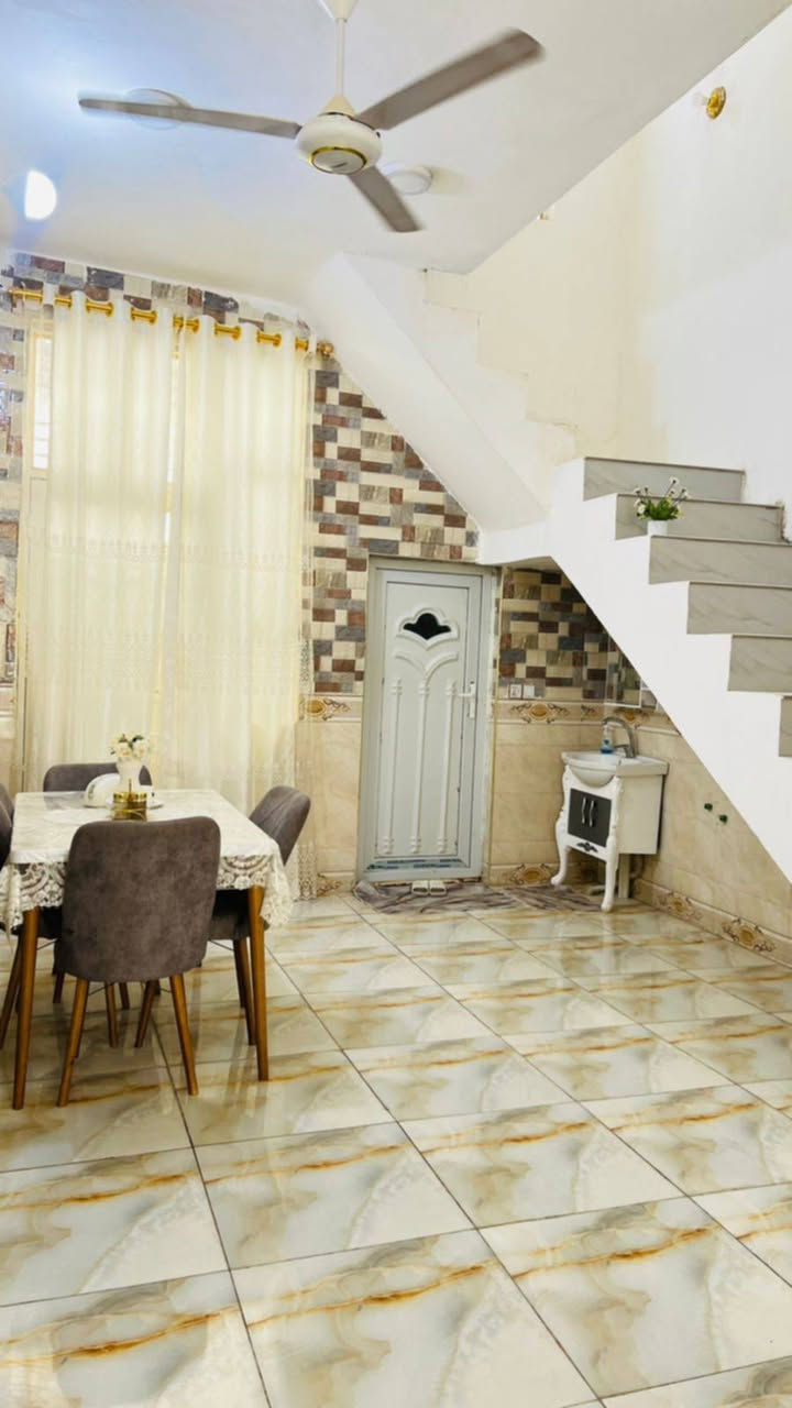 سلام بسعر 46 مليون وبيه مجال 🙋‍♂️100متر شغل جناي
#يعلن_مكتب_سماء_النجف _مقابل_قرية_لغدير_عمود282_مباشر

#بيت_100متر_مربعه بيع+ ومراوس 

#_قريبه_عله_شارع_لعام_ مسافت 250م تبليط لباب البيت 

#بيت_طابو_زراعي_سند25

#سعر_46مليون_وبيه_مجال

معه الاثاث سبالت2+مجمده+ثلاجه

+خلاطات +تانكي +سخان

بناء حديث

بناء ممتاز جدا 

 عنوان لبيت النجف 
#مقابل_ملحق_قرية_الغدير_مباشر 
يحتوي لبيت على+ غرفه1 +صاله +ستغبال +مطبخ +صحيات بلداخل +وصحيات بلخارج 

***********وتساب
