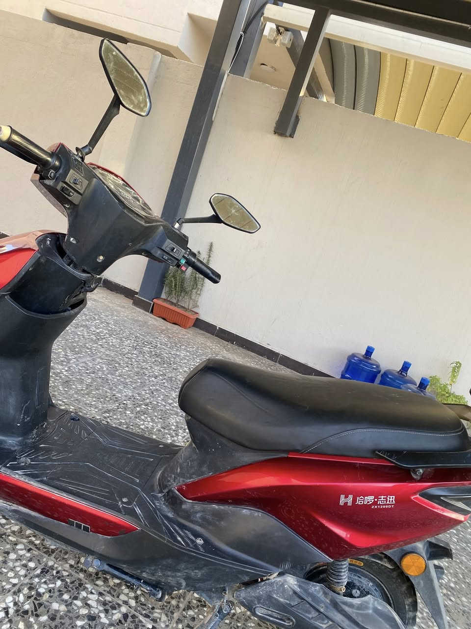 السلام عليكم دراجه سكنس شحن 2025نضيفه شوي اكو شخوط بل كفرات بس بطارياتها ما تاخذها. اذا ما تفحص بعينك وتشوف شكد جدد بطارياتها جدد قبل شهرين بدلتهن كلهن 6بطاريات تجي سرعه 65حقيقي دراجه نضيفه كللش السعر 600وبيها مجال لناس الطيبه وتحياتي 

الهاتف ***********

العنوان بغداد العامريه
