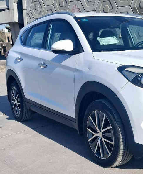 من رخصت مدير الكروب المحترم السلام عليكم توسان ٢٠١٦ وارد خليجي مكينه ٢٠٠٠ دوش رقم بغداد داخل عسلي مرايات شفط حساس خلفي شاشه كبيره السياره ماشيه ١٥٠  السياره جاهزه من كلشي كير مكينه مكفولات شرط مامفتوحات صدر أمامي وخلفي نضيف تخم تاير تبريد شغال السعر   ١٦٢  بيهه مجال الاتصال  *********** مكان بغداد
