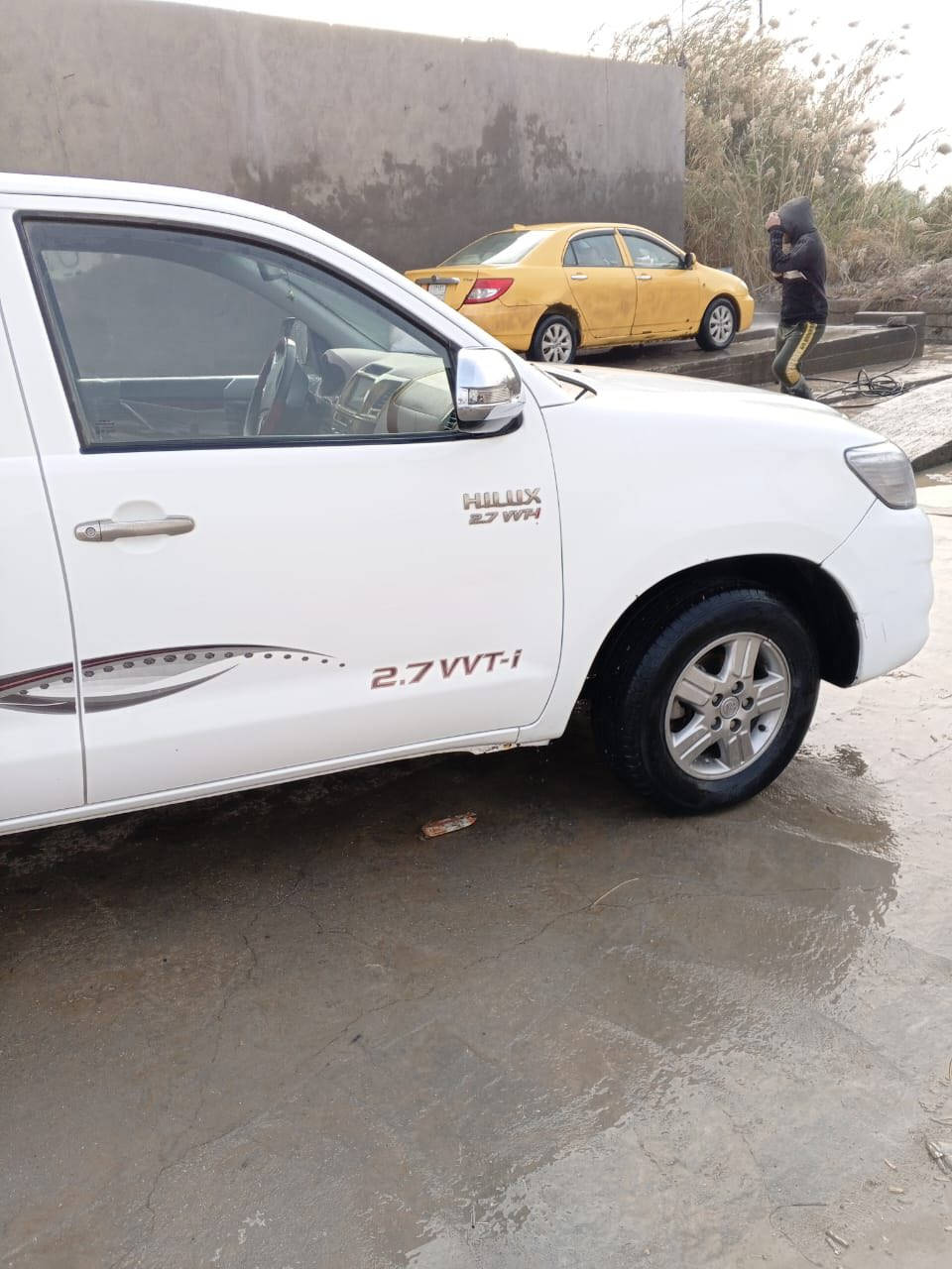 السلام عليكم
2013 رقم بابل انكليزي هزه جديده باسمي 
بيه كد شبر صبغ البنيد وجاملع جه اللايت 
ماناقصه برغي من كل النواحي 
188 ورقه وبيه مجال 
مكان السياره بابل حله مركز مدينه 
***********
***********
