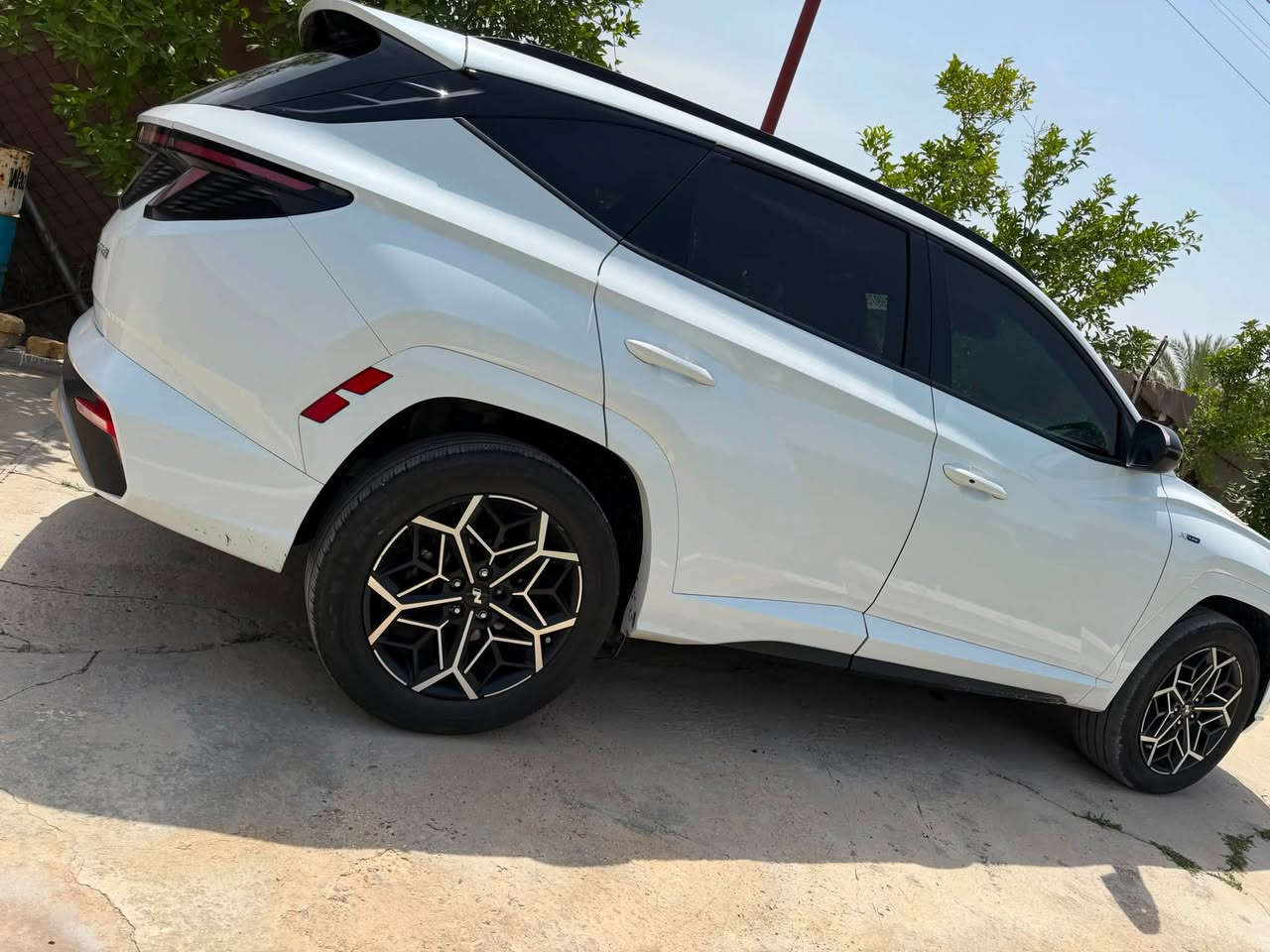 🚗 هونداي توسان هايبرد 2024 Nline 🚗  
فقط للي يدور حادث خفيف وسياره جديده ونظيفه 🔥

✅ كفاله عامه من الصبغ والتبديل  بدون دواخل كفاله شواصي ولغد
✅ البارد بسيط جداً بخشم البنيد فقط وغير مبين نهائياً شرط  
✅ تبديل دعاميه وتخم راديتر بلاد أصلي  
✅ جميع الغراض أصليه والسياره جاهزه من كل النواحي

🔹 مواصفات Nline 🔹  
✨ بنوراما  
✨ كشنات شامو Nline  
✨ رادارات 360  
✨ تحكمات مقود  
✨ Auto Hold  
✨ كير دكم  
✨ ماشيه 38 ألف ميل

📸 كما موضح بالصور

📍 المكان / بابل - الحله  
📞 ***********
