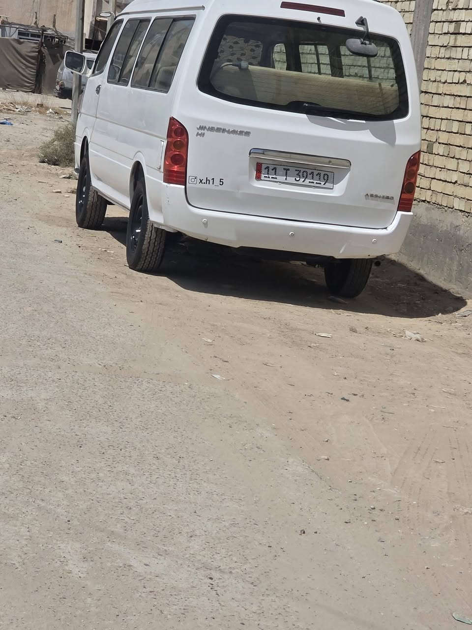 للبيع *********** جنبي ناصي موديل 15 سياره بيها بارد قطعتين وبيها باب السياق مبدل كفاله عامه صبغ ما بيها البارد الي بيها بجم بارد قليل وبيها ورا بصف البكلايت شخط معمره خياسات ومعمره دواره السياره ب اسمي رقم انكليزي شعار مكينه تنقص والسعر خاص وتدلل
