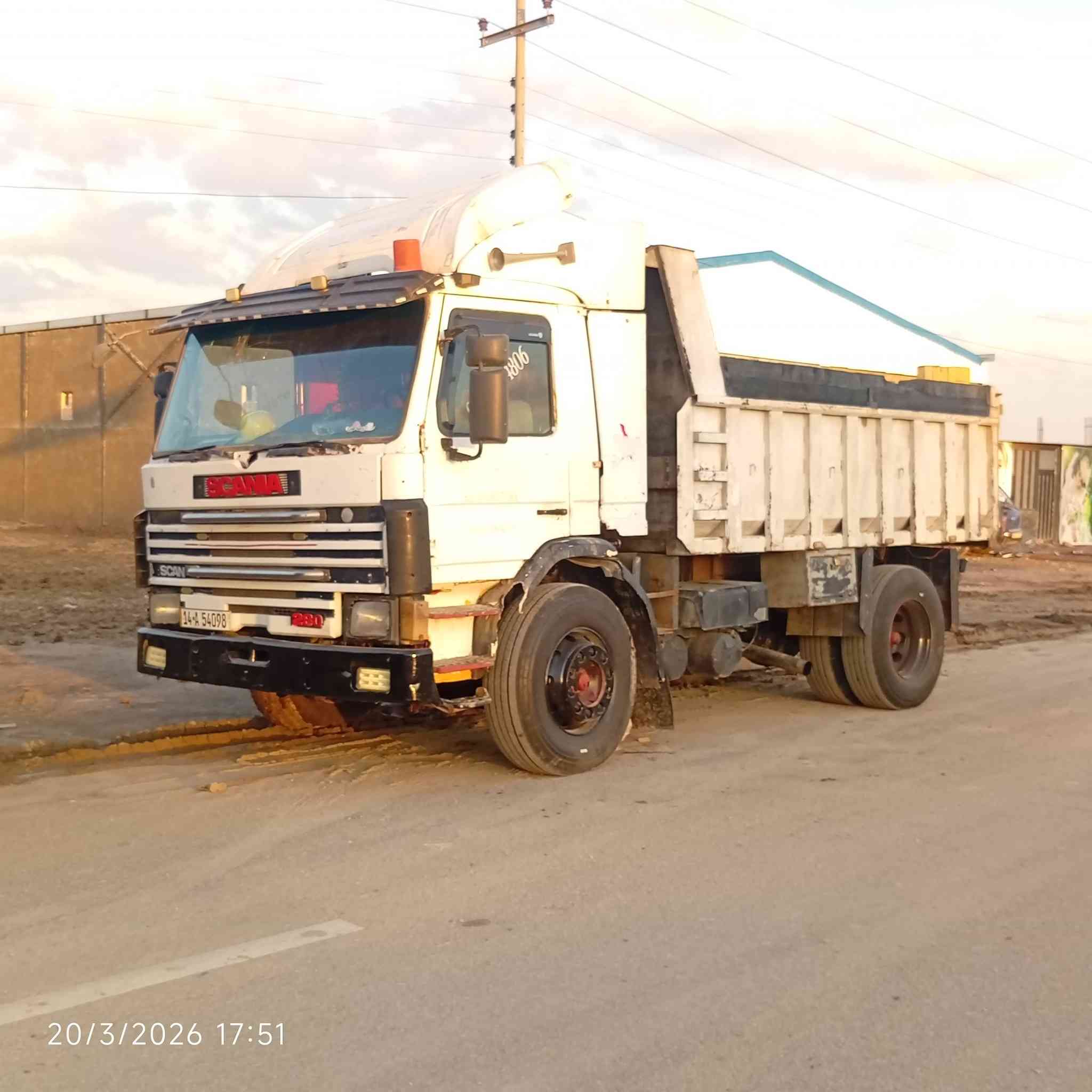 سكانيا للبيع مكينه 113سوده  لاصرف ولا بخار كير 5/5   رقم بصره نكليزي سنويه 2027 بسمي تحويل ثاني يوم تخم تاير  وبيه زوج قبل سبوع شديته سياره خير من الله جاهزه للشغل /
***********
