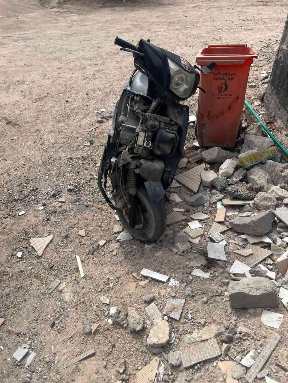 دراجة جيتي ار
الدراجة اخذتها قبل ستة اشهر رمبة و قبل فترة اندعمت
رادلها ترتيبات و ترجع بلادية 
مكينة ما مفتوحة 
مكاني ابي الخصيب *********** السعر 525 ابو الخصيب, البصرة
