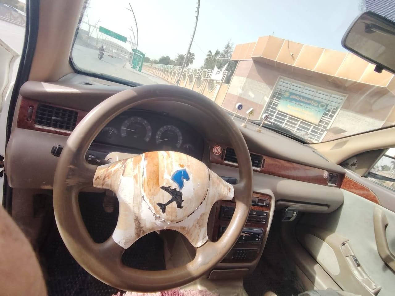 سمند موديل 11 ب اسمي تحويل وكفاله السياره وبيها مكينه جديده توني شادها ماصار 20يوم سعر 40 وبيها مجال قليلل
*********** مكان واسط
