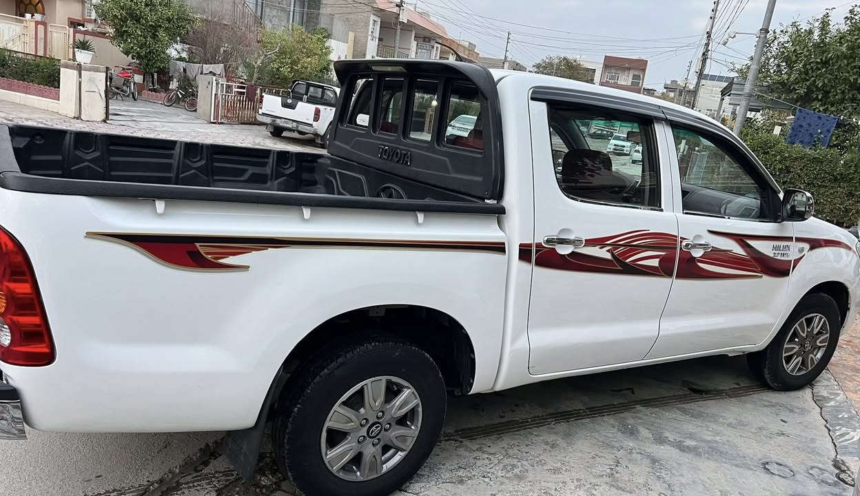 للبيع تويوتاهايلوكس موديل 2009رةقمةسليمانية بسمي سةنةوية جديدة سيارة ئوتوماتيك سونةر بي سعرة 178$مكان كلار ***********
