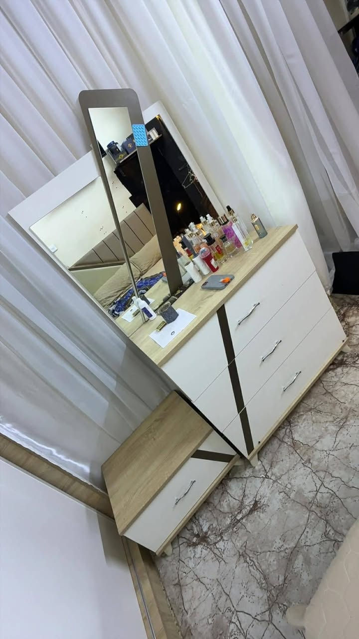 بس هذا المجر ميشتغل يعني بس شكل موجود بلصوره 
سعره ٣٠٠ من غير الدوشك مال جربايه عنوان بغداد زيونه


**إذا كنت صاحب هذا الإعلان وتريد حذفه لأي سبب، رجاءا أرسل رسالة إلى الدعم الفني**