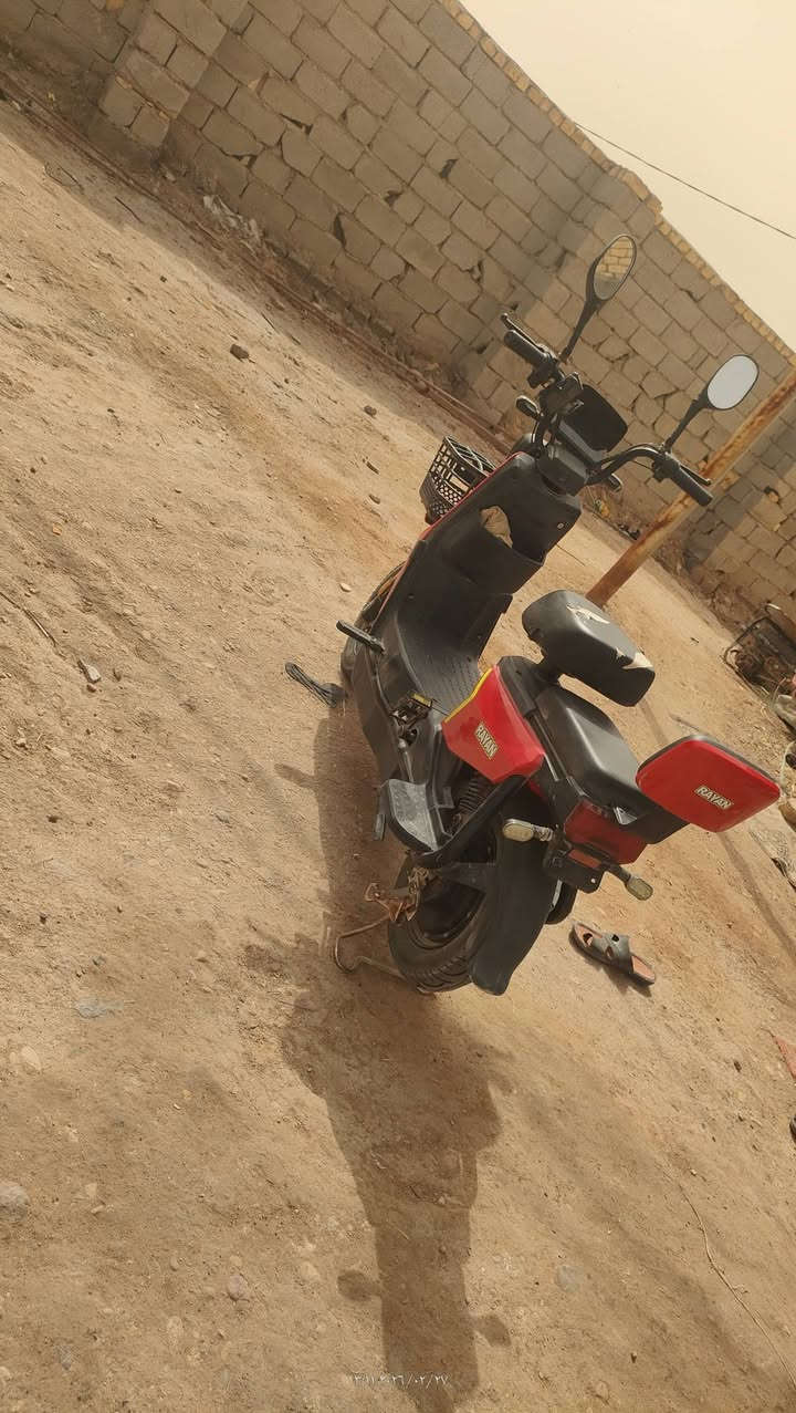 السلام عليكم دراجه شحن للبيع نظيفه ما ابيها شيء الرقم ***********
اي استفسار رقم واتساب سعر 250 وبيه  مجال    كهربائيات شغاله
