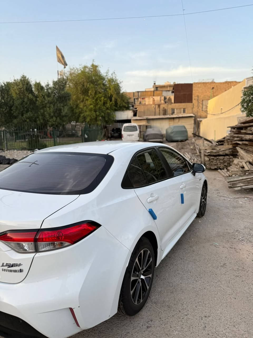 السلام عليكم كورله موديل 2024ماشيه 26 ومكفوله كلش نظيفه رقمها بغداد وعنواني بغداد شارع حيفه  رايدها 153ومبيها مجال قليل سياره مال بيت نضيفه تواصل على رقم غير متواجد بل فيس ***********‬
