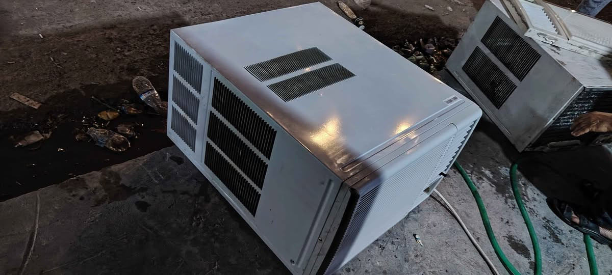 مكيف هايسنس غاز 410 حديث جان بي ليك مشحون غاز تبريد ثلج ثلج اذا مو ثلج يرجع نضافه ١٠٠٪ طنين تدفئه تبريد مكاني حي الجهاد بغداد *********** بغداد, العراق
